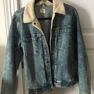 Gap denim Jean jacket with fur lining